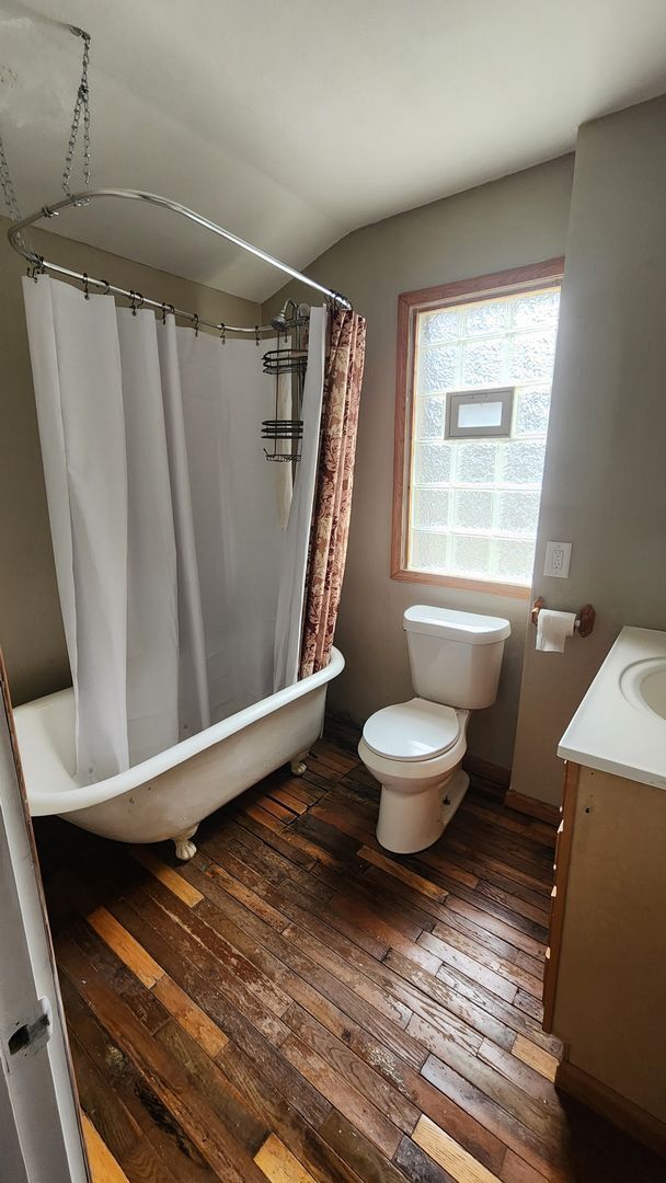 Building Photo - 2 Bed 1 Bath