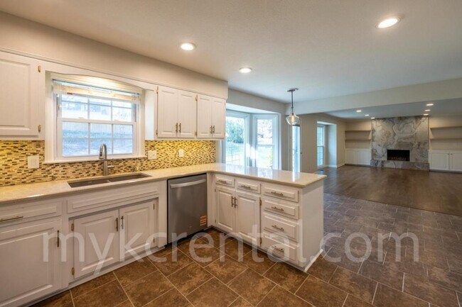 Building Photo - 12012 Ensley Ln