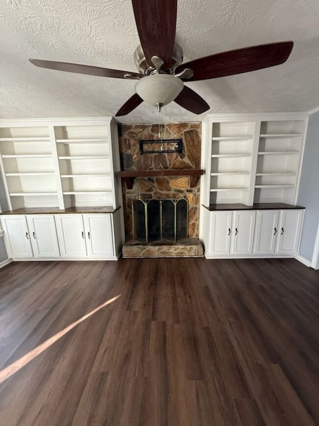 Building Photo - 4343 Ridge Cliff Dr