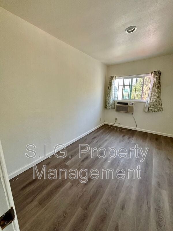 Building Photo - 3819 1/2 Verdugo Rd