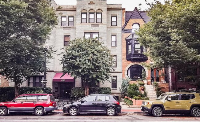 Primary Photo - Dashing Dupont Circle 1 Bedroom Apt with skylights and building roof deck.