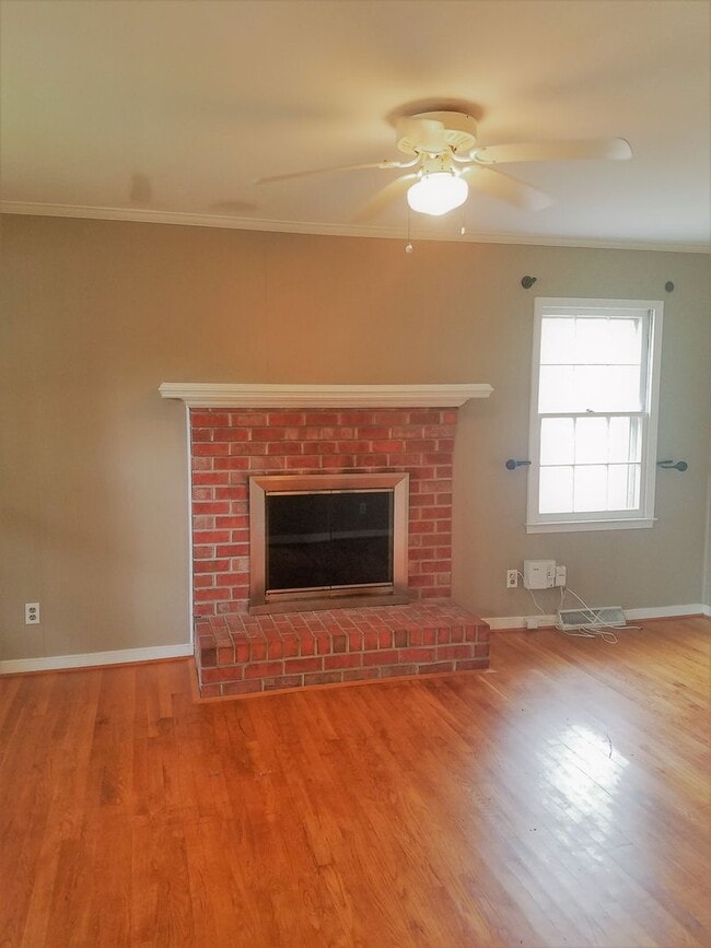 Building Photo - Spacious ranch home for rent