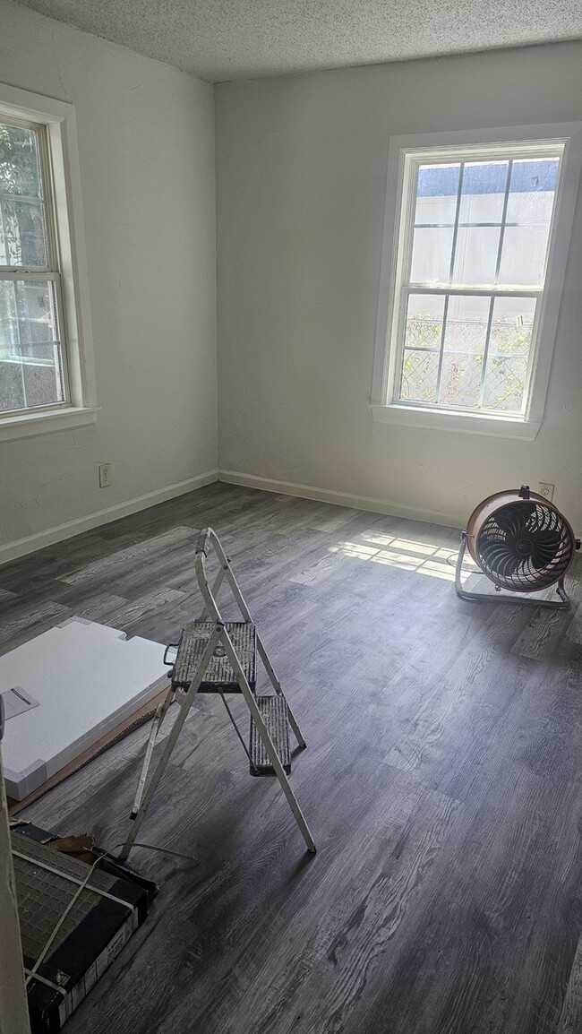 Building Photo - Home Close to Downtown Dallas