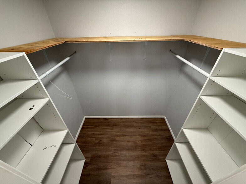 Building Photo - 506 Augustine Dr