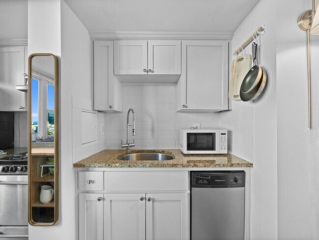 Building Photo - View