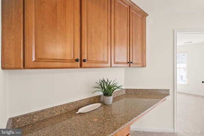 Building Photo - 42465 Regal Wood Dr