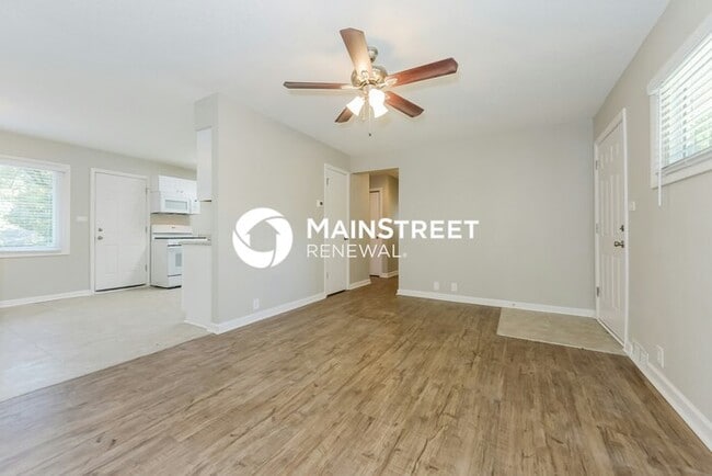 Building Photo - 3 Bedroom Pet-Friendly Home in Kansas City...
