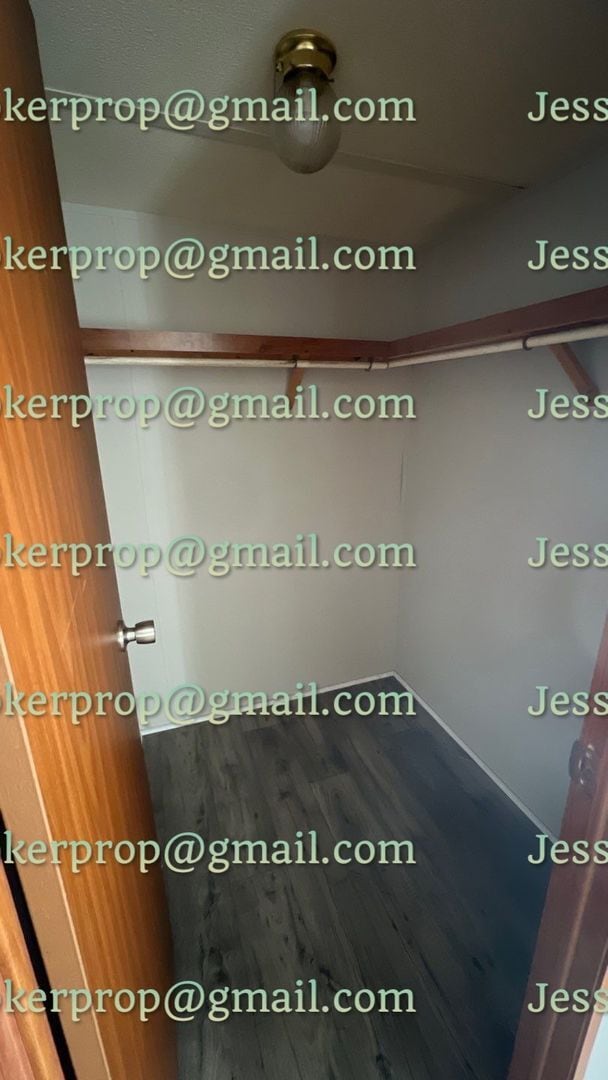 Building Photo - 106 Mill Creek Ct