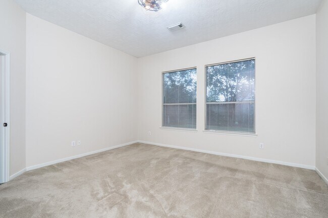 Building Photo - 9503 Tartan Manor St