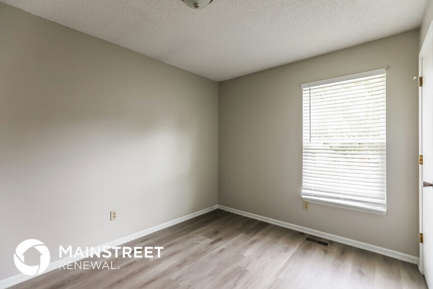 Building Photo - 219 E Pacific Dr