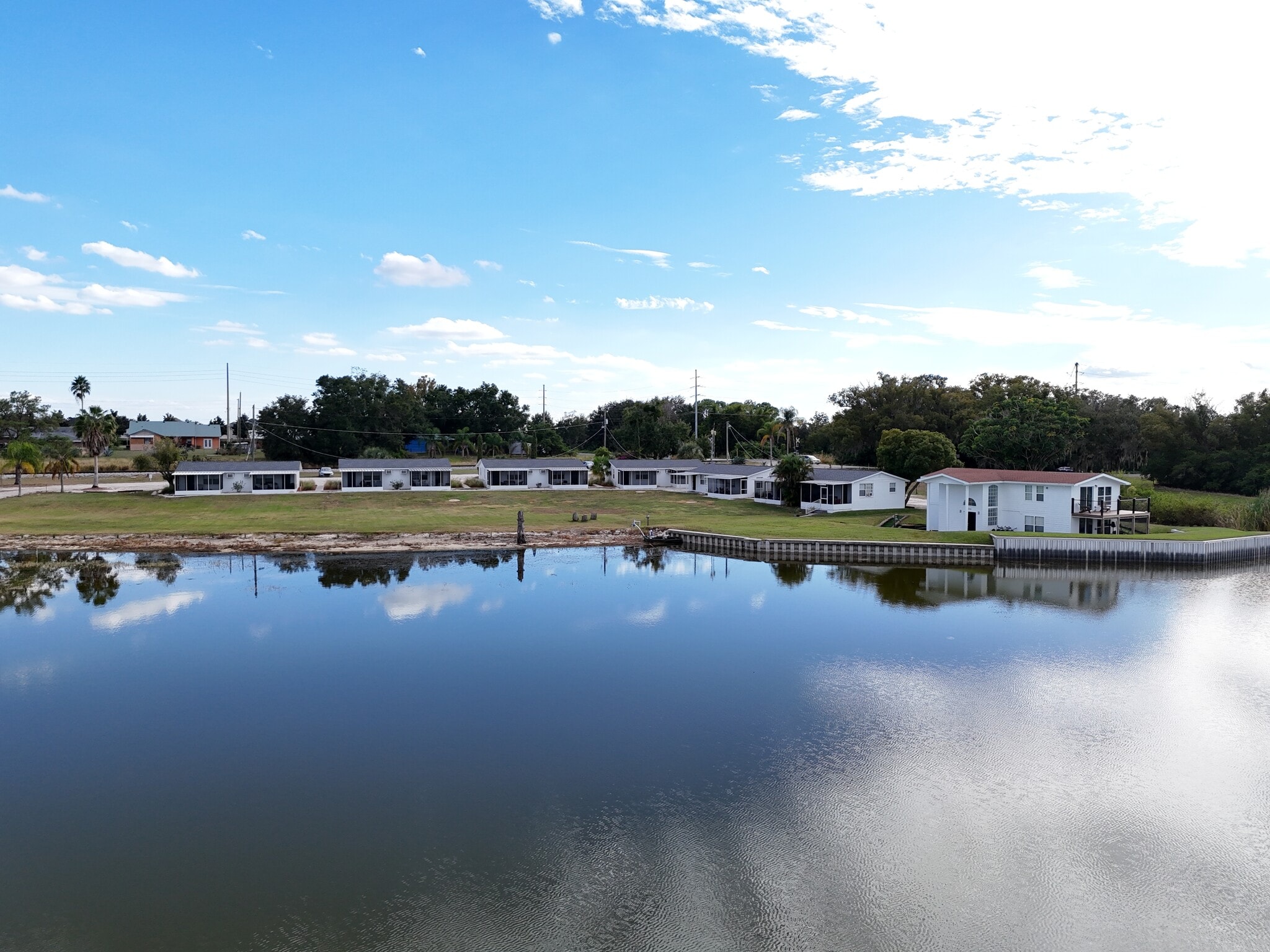 Building Photo - 1221 W Pierce St