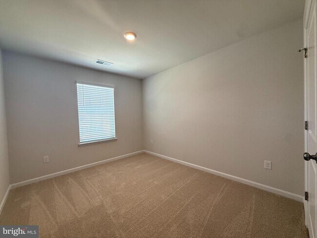 Building Photo - 345 Anconas Blvd