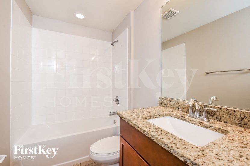 Building Photo - 2914 NW 26th Terrace