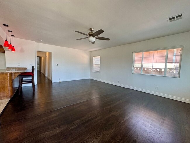 Building Photo - Highly sought-after Del Aire neighborhood!