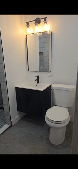 Bathroom - 1042 E 211th St