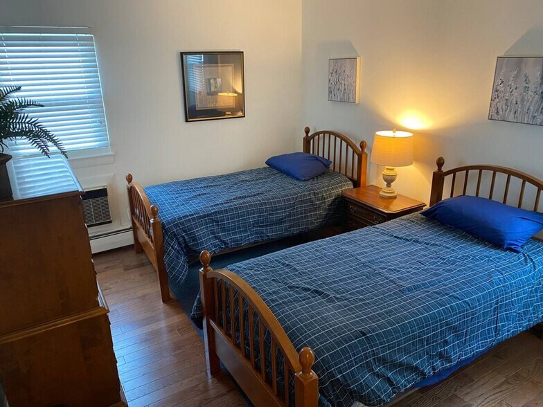 Building Photo - 100 Hampden Ave