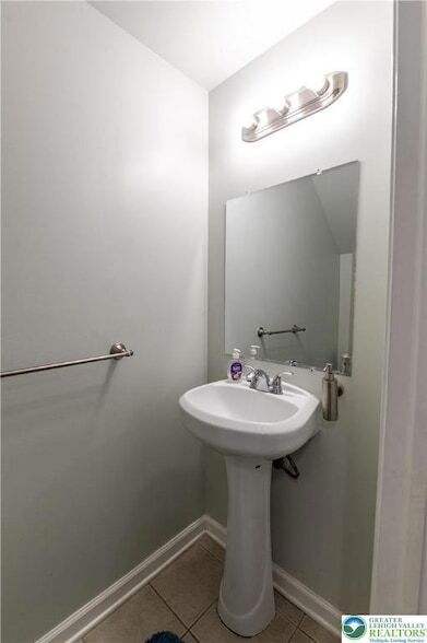 Building Photo - 2512 Gila Dr