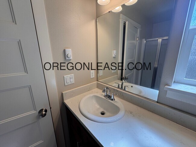 Building Photo - New construction 2 bedroom 2 bath Second floor Thurston duplex home