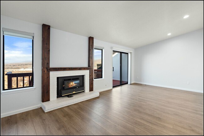 Building Photo - EAST2746