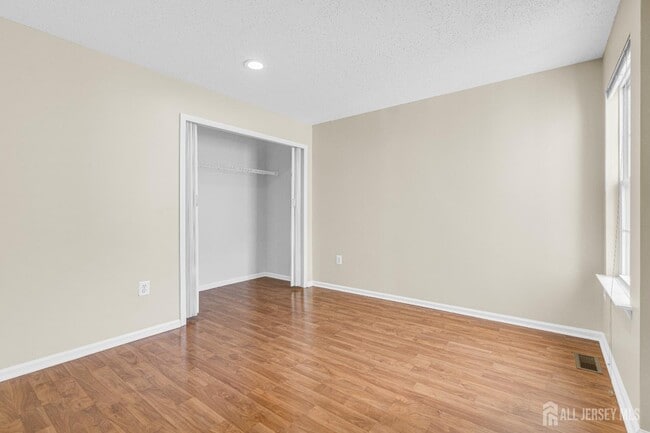 Building Photo - 98 Prestwick Way