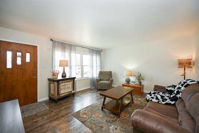 Building Photo - 23712 W Main St