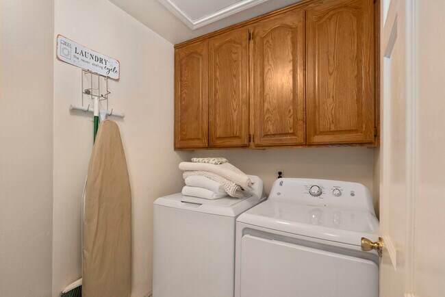 Building Photo - 669 35th St