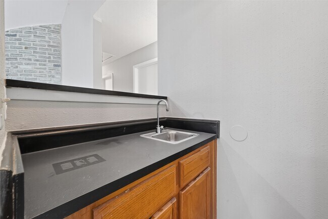 Building Photo - 10506 Ivy Oaks Ln