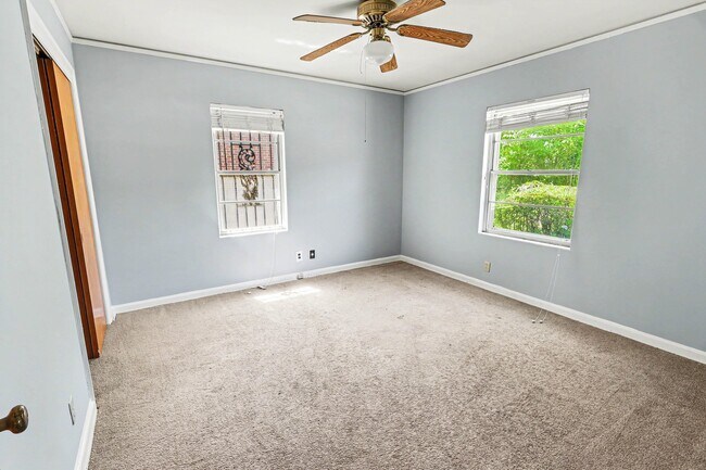Building Photo - 2822 Sumter Ave