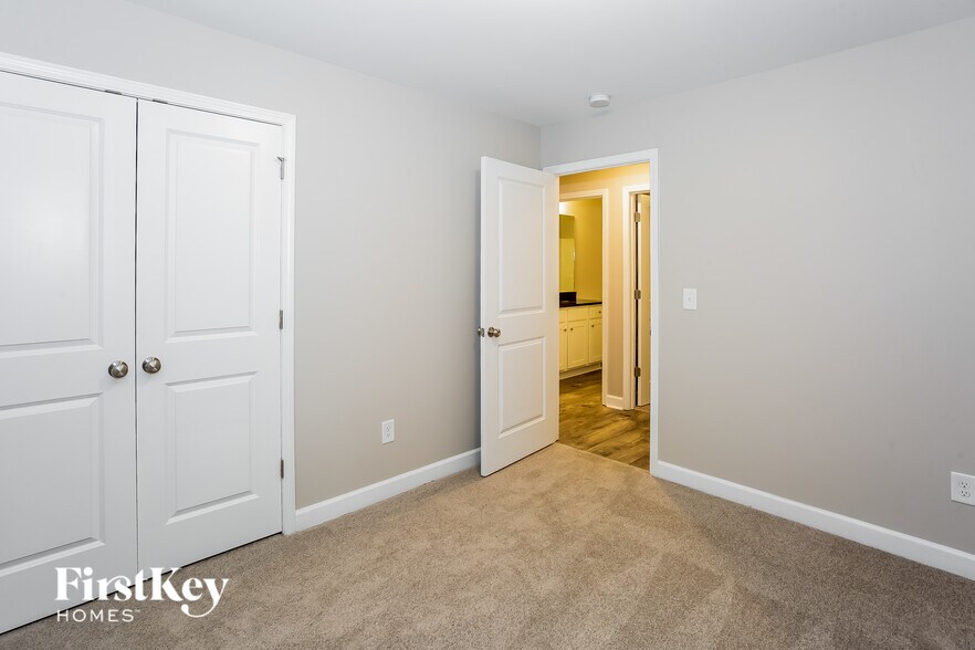 Building Photo - 145 McKinnon Ave NE