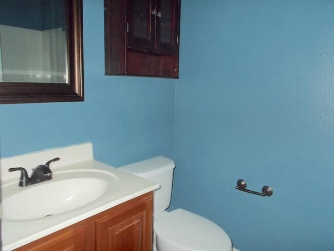 Building Photo - Beautiful 4BR Home with Pool, Loft, and 3-...