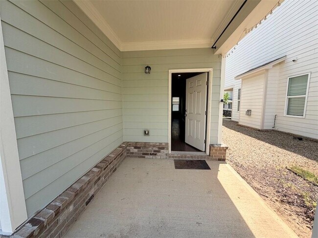 Building Photo - 1769 Sanford Dr