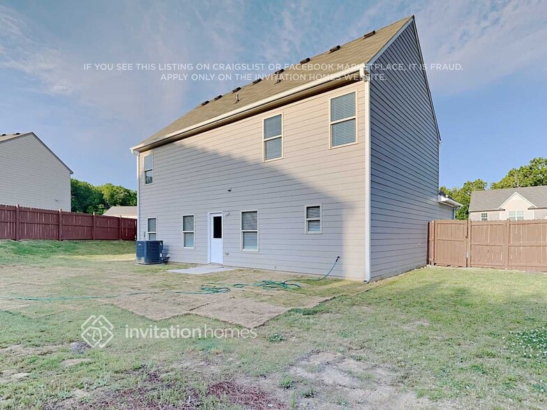 Building Photo - 14 Bartlett Dr