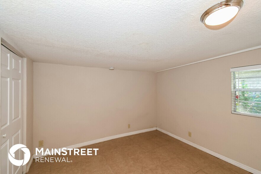 Building Photo - 9155 5th Ave