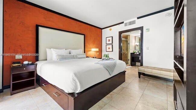 Building Photo - 1437 Collins Ave