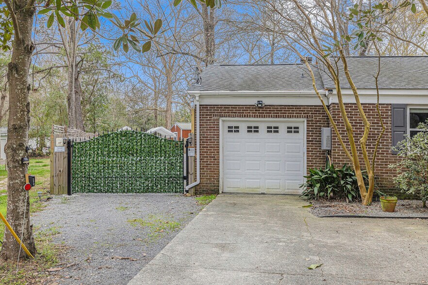 Building Photo - 1215 Wimbee Dr