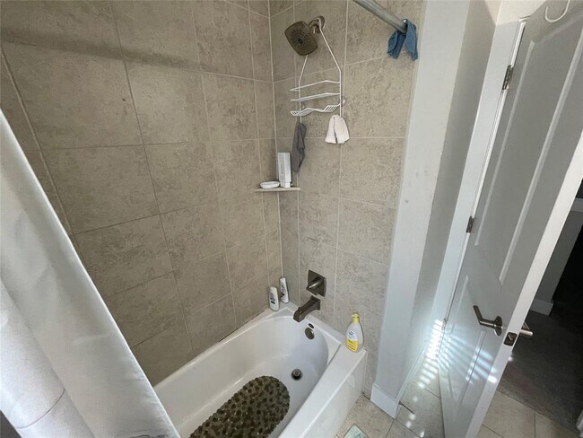 Building Photo - 8412 Cottage Rose Dr