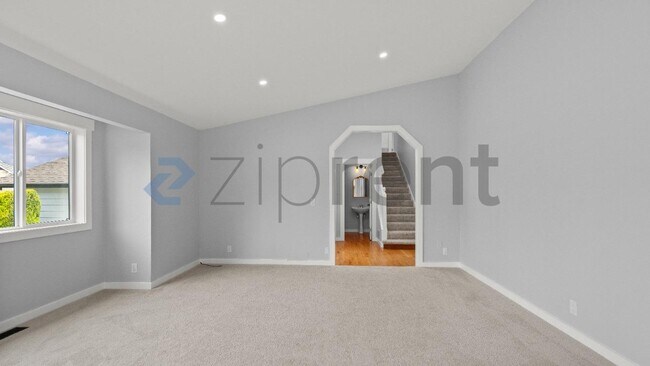 Building Photo - Unit