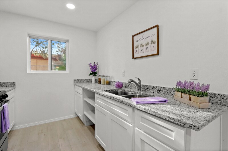 Building Photo - 9316 San Lorenzo Ave