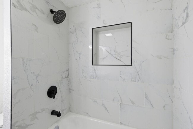 Building Photo - Renovated 3 Bedroom | 2 Full Bath Home