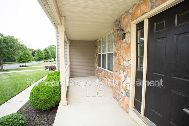 Building Photo - 7 Amaryllis Ln