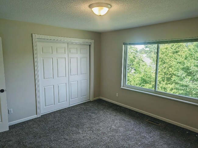 Building Photo - 122 Asbury Way