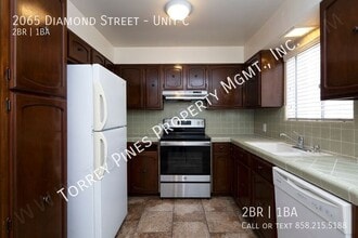 Building Photo - 2065 Diamond St