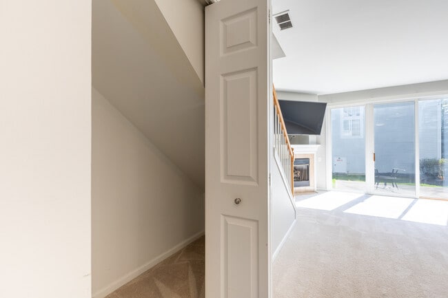 Building Photo - 2529 Bordeaux Ln