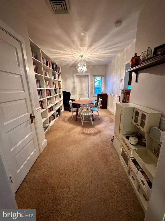 Building Photo - 210 S Union St