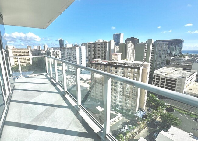 Building Photo - RARELY AVAIL 1 BED/1 BATH/1 PRKG OCEAN VIE...