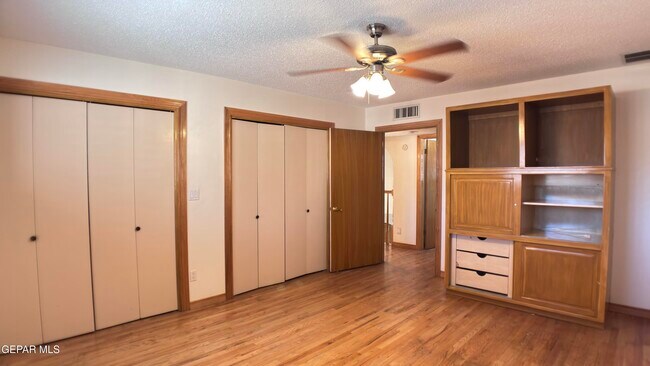 Building Photo - 4719 Frankfort Ave