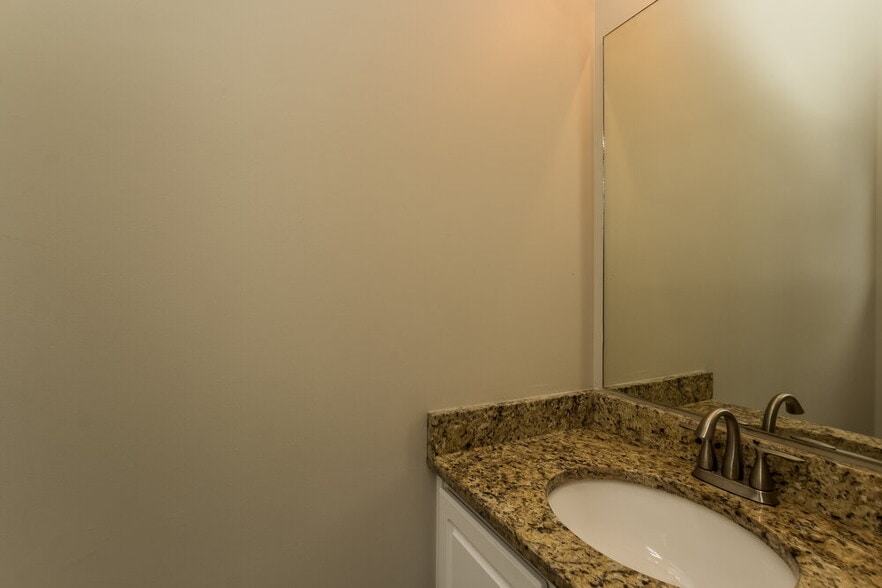 Building Photo - 650 Compton Ln