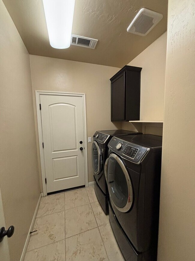 Building Photo - 14802 Yellow Lupine Dr