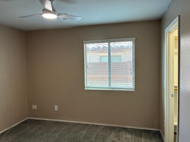 Building Photo - 23826 W Yavapai St