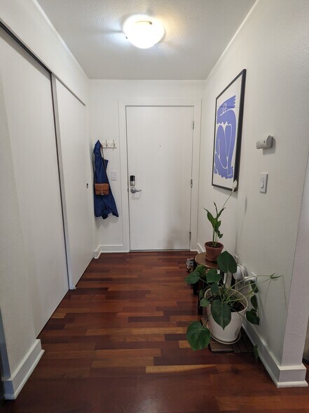 Entrance - 700 E Denny Way